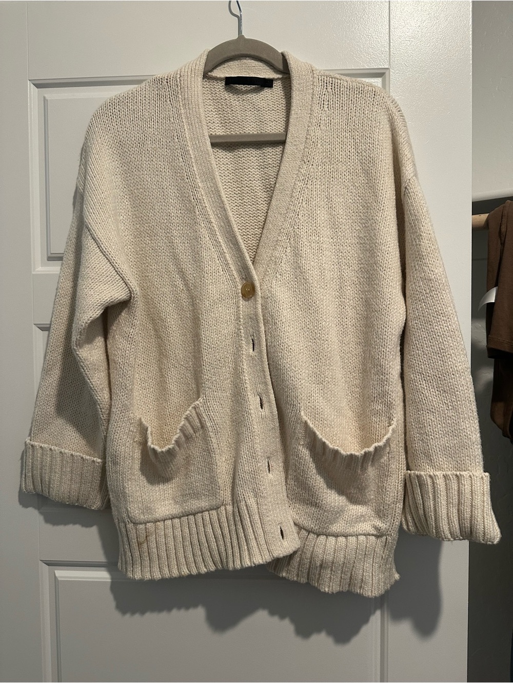 Jenni Kayne Cream Knit V-Neck Button Cardigan